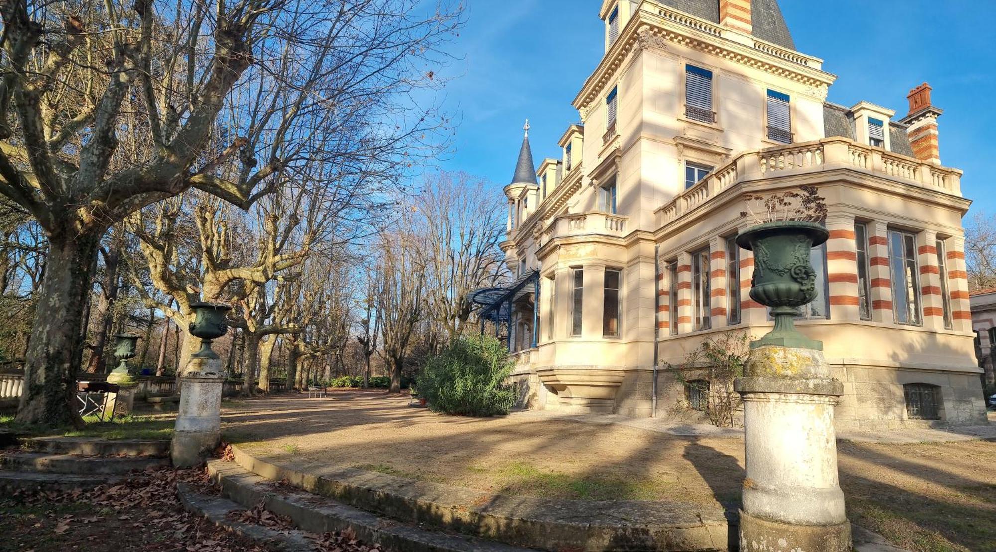 Hotel-Musee Villa Bagatelle Irigny Esterno foto